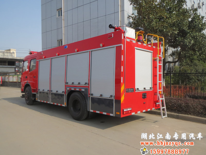東風(fēng)6噸水罐消防車